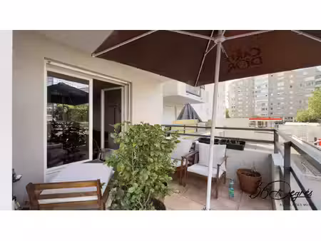viager libre appartement t3 avec terrasse et garage