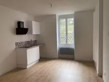 location appartement 2 pièces  36.60m²  bédarieux