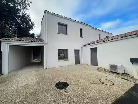 location maison 5 pièces  120.00m²  saint