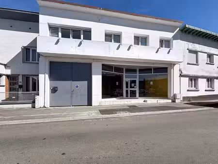 local commercial  appartement et hangar - centre-ville de frévent
