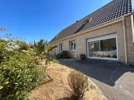 charmante maison semi plain-pied de plus de 160 m² habitables bâti sur 1 350 m² de...
