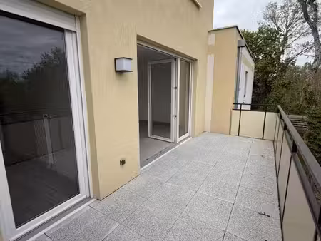 a vendre 3 pièces avec terrasse à dammarie-lès-lys