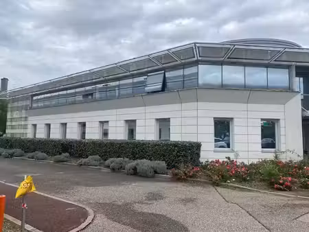 vente locaux professionnels 0 pièces 175 m² à bron (69500)  248 700 €