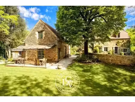 hôtel de 9 chambres luxe en vente sainte-nathalène  france