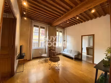 t3 meublé de 82m² - hôtel de ville
