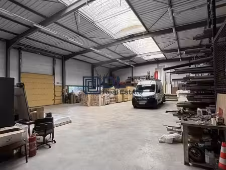 location entrepôt méré 78490 710m²