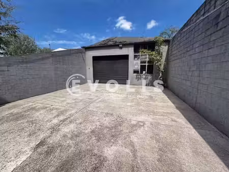 vente local d’activités evry courcouronnes 91000 130m²