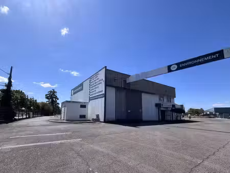location local d’activités 1461m²