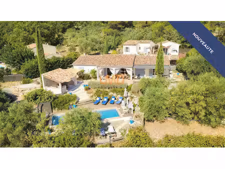 callas – propriété provençale avec piscine et espaces d’accueil