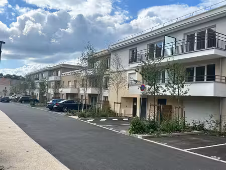 location d'un appartement de 3 pièces (68 m²) à combs la ville