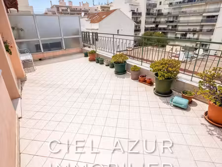 location appartement 2 pièces 54m² juan les pins 06160