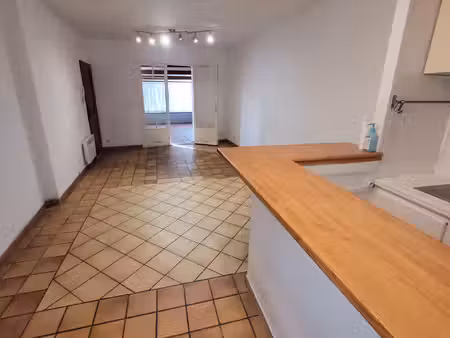 location appartement 3 pièces 76m² la crau 83260