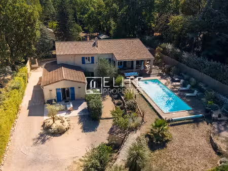 fayence – villa 175 m² – terrain 1215m² – piscine – dépendance (50m2)