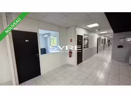 location local professionnel 860m² aubagne 13400