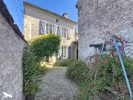 vente maison 5 pièces 142 m² à chassors (16200)  140 400 €