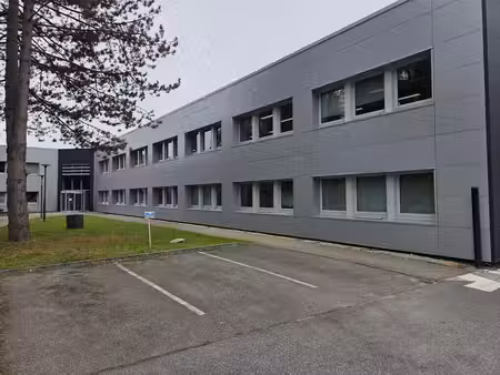 vente entrepôt 18000m²