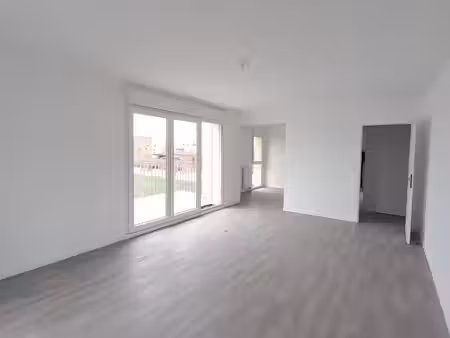 à louer - appartement neuf t4 les ponts de cé