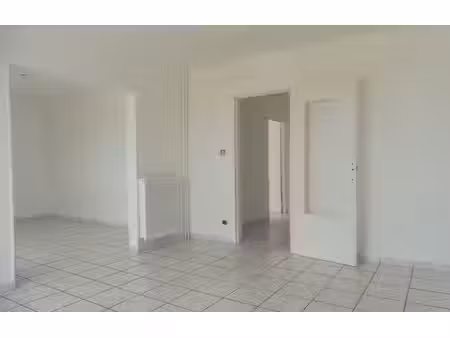 appartement de 68 m² à valence - 75 000 €