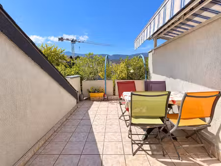 t2 70m2 au sol - quartier calme bord de riviere
