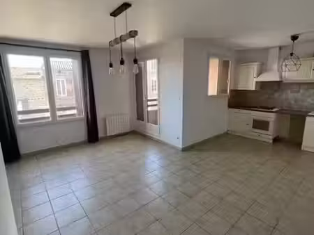 location appartement 2 pièces 47 m² à soucieu-en-jarrest (69510)  675 €