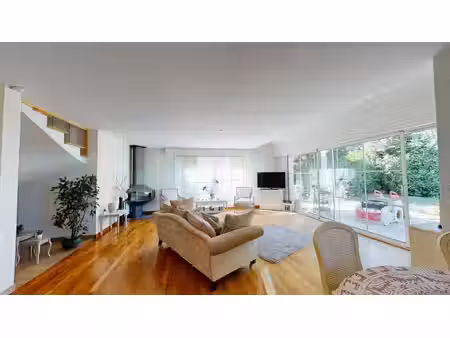 maison de luxe à louer à beaumont