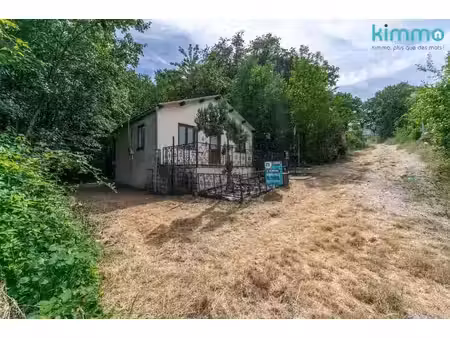 chalet au coeur de la nature avec 2 chambres et terrasse