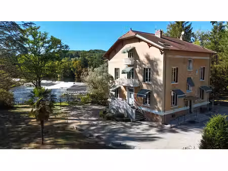 propriété d’exception au bord de la rivière d’ain – parc de plus d’un hectare