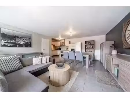 appartement 2 chambres avec balcon – centre de bertrix