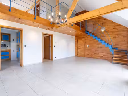 duplex spacieux avec 3 chambres et ascenseur à saint-hubert