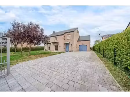 maison 4 façades à durbuy !