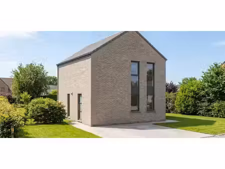 maison 4 façades avec grenier à vendre proche de bastogne