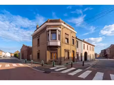 maison 4 chambres + annexe autorisée en 2 appartements