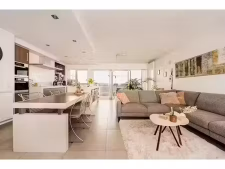 luxueux app 2 chambres avec peb a  2 terrasses & vue magnif