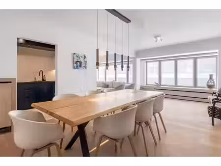 appartement spacieux avec une façade de 13 mètres situé près