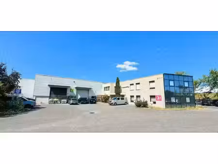 location commerce 2600 m² à chassieu (69680)