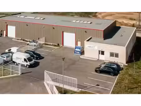 location commerce 475 m² à chassieu (69680)