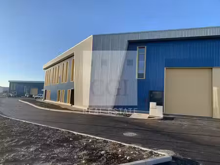 location commerce 407 m² à saint-bonnet-de-mure (69720)