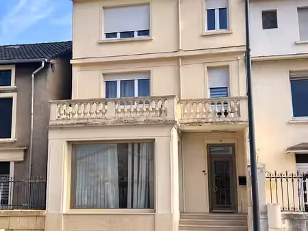 immeuble de caractere+ local commercial de 185m2