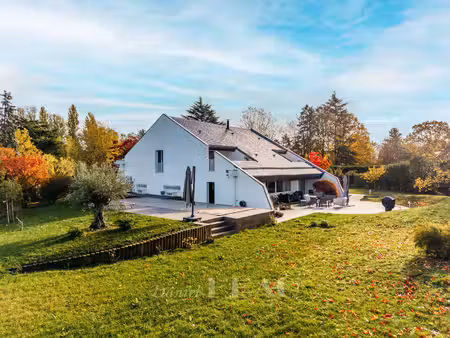 les-loges-en-josas maison d’architecte meublée avec piscine chauffée
