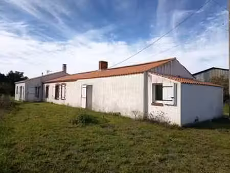 vente maison à la garnache (85710) : à vendre / 101m² la garnache
