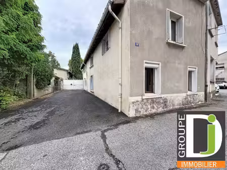 a vendre malissard  maison de village
