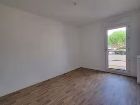 location appartement 3 pièces à noyal-châtillon-sur-seiche (35230) : à louer 3 pièces / 74