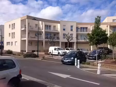 location appartement 1 pièce 25 m² à plaisir (78370)