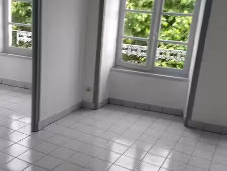 studio 25m² centre ville gemozac