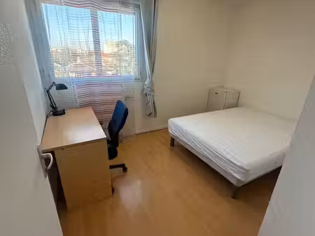 appartement t3 bron centre chambres de standing meublé avec terasse université lyon 2   ly