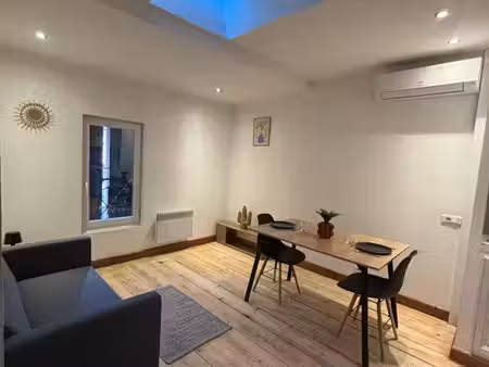 t2 meublé 34 m² – rénové – climatisation - disponible de suite