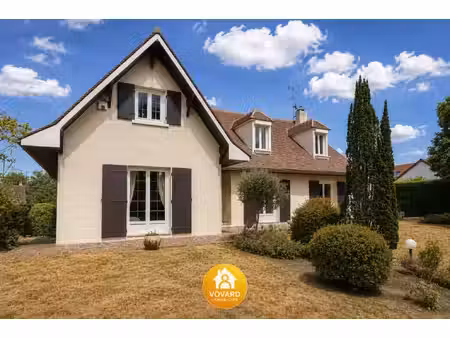 grande maison familiale avec sous-sol total à saint brice so