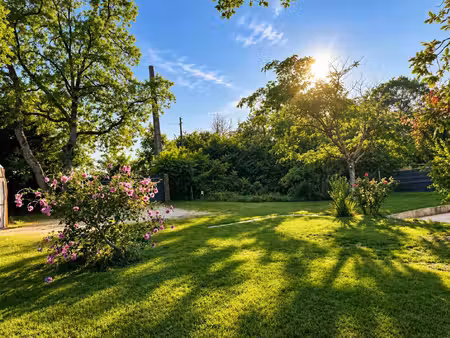 grande maison familiale de 185 m² avec piscine  dépendances et env. 9 000 m² de terrain