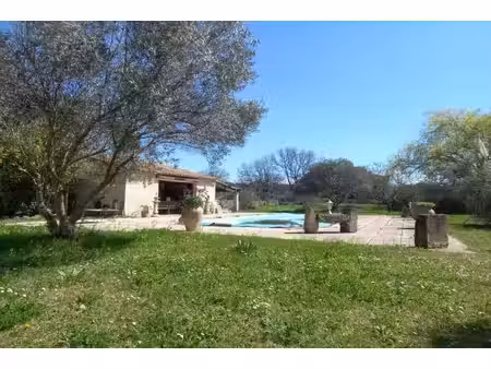 venez découvrir cette magnifique villa t4 de 115 m² habitables