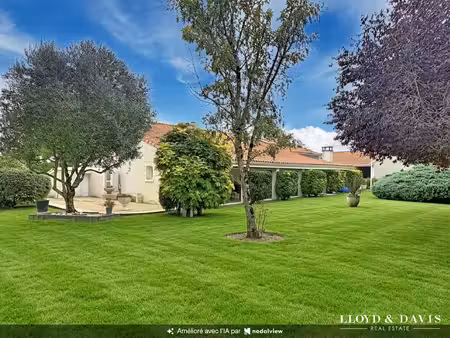 st-quantin de rancanne : maison charentaise 244m²+ dépendance